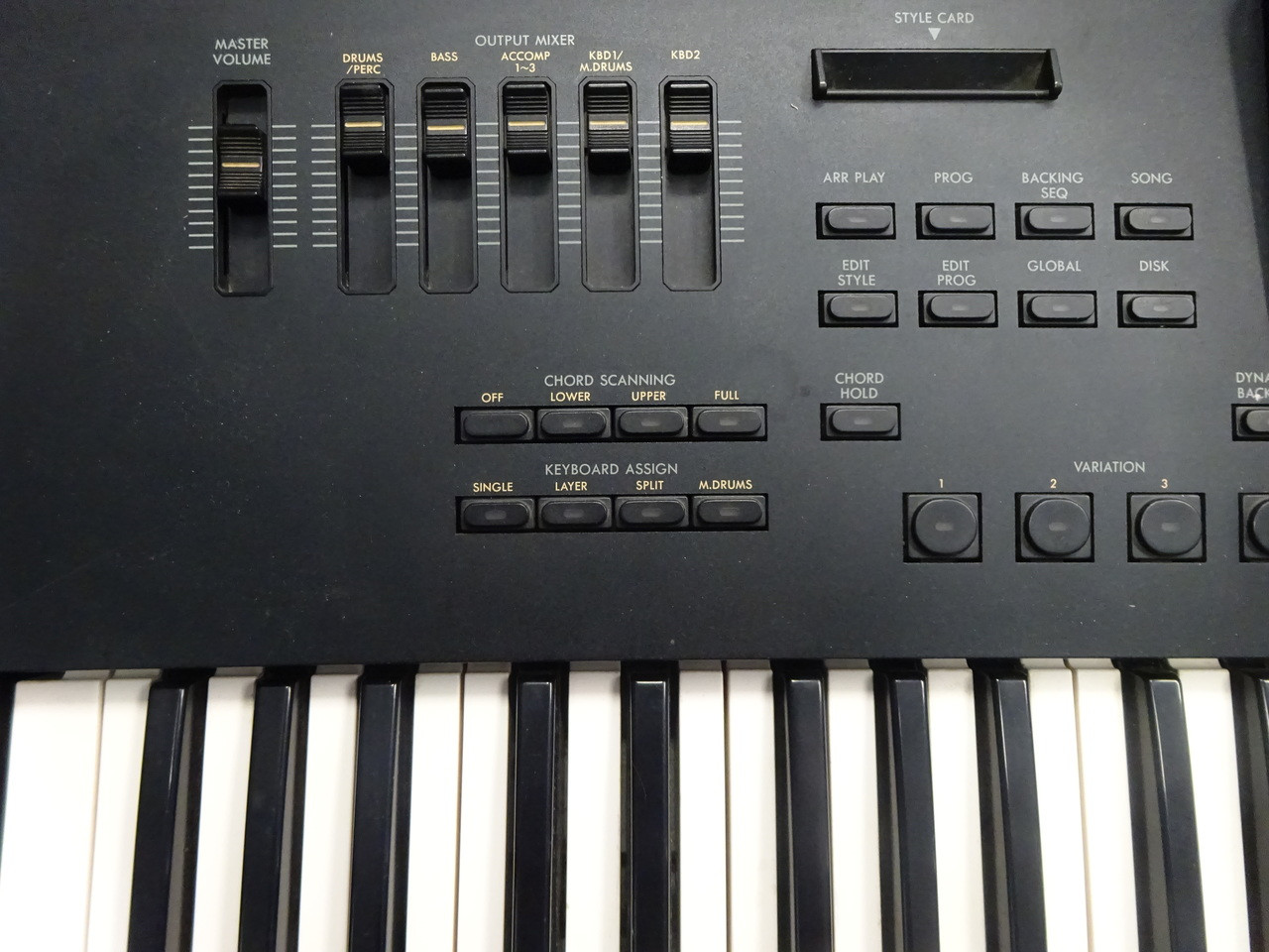 Korg i2 Interactive Music Workstation