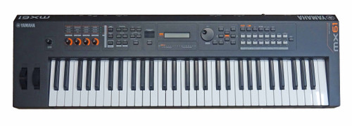 Yamaha MX61 Music Synthesizer