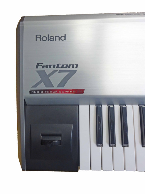 Roland Fantom X7 Music Workstation with Audio Track Expansion
