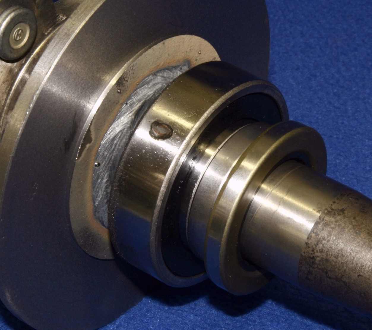 TAYLOR-DUNN 4115210 - AXLE,17-1/8,DISC,W/BRG & SEAL close