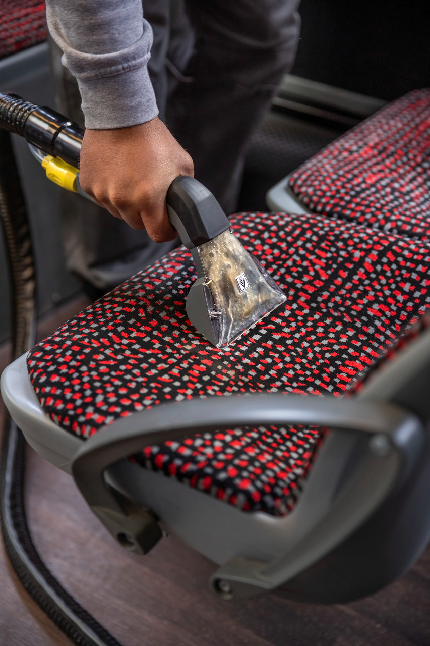 Carpet extractor Puzzi 8/1 C | Karcher 1.100-244.0 application image 2