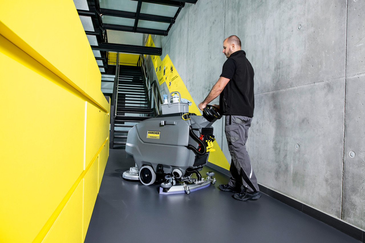 Floor scrubber BD 70/75 W Bp Classic + Li-ion | Karcher 9.841-240.0 application image 1
