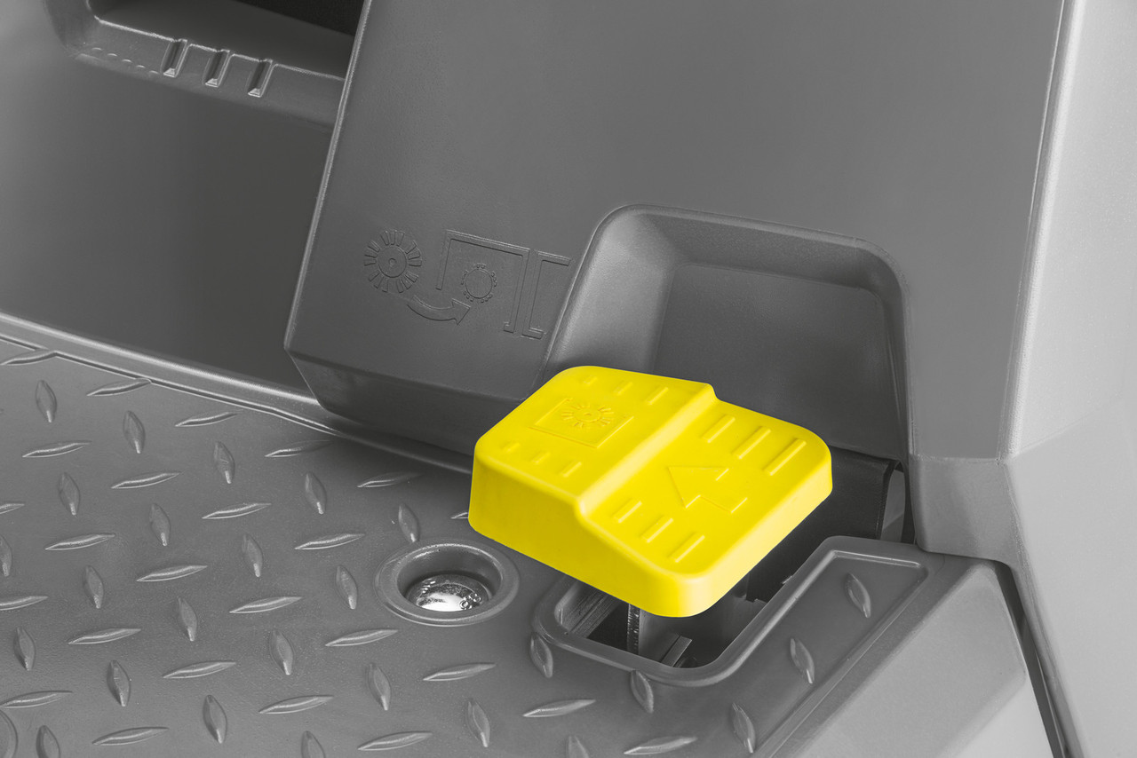 Vacuum sweeper KM 85/50 R Bp + AGM | Karcher 9.841-454.0 detailed product image 2