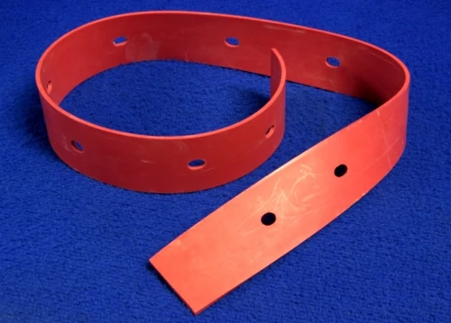 Betco E8788100 - Aftermarket Rear Squeegee Blade Fm28/32 (0 part image