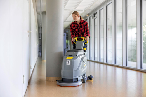 Floor scrubber BD 43/25 C Bp + Wet | Karcher 9.841-418.0 application image 1