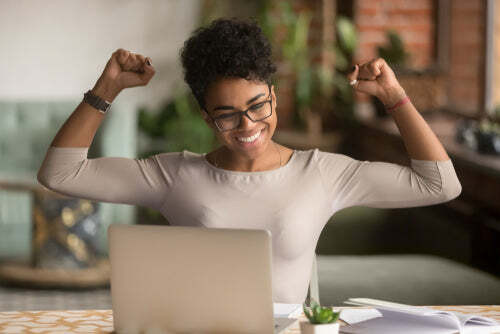 Why Sales Incentives Are Important [What They Are & How They Fit Into Your Sales Strategy] thumbnail image