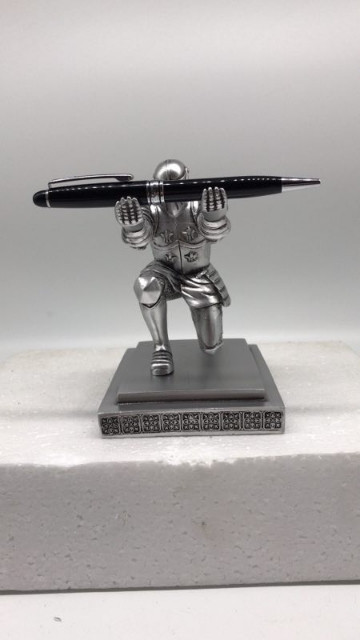 Executive Knight Pen Holder Decorative Resin Pen Holders Desktop