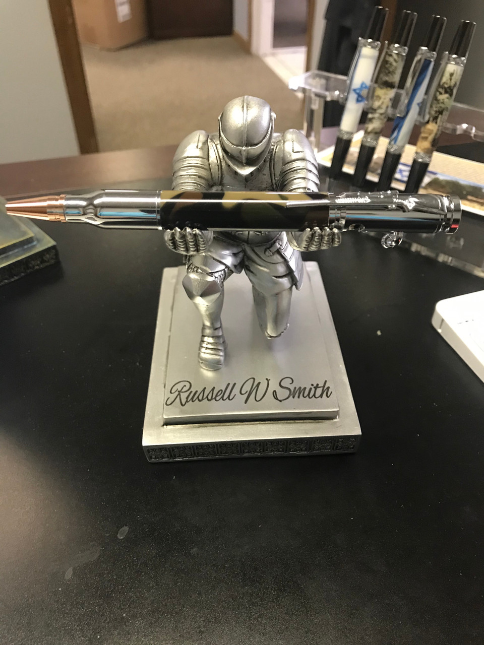 Executive Knight Pen Holder Decorative Resin Pen Holders Desktop