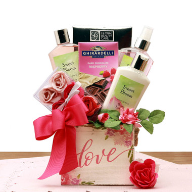 Love in Bloom Spa Gift Set product image