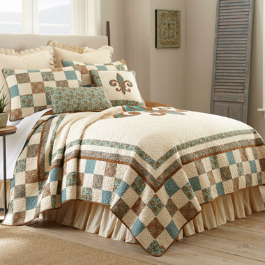 Vintage Fleur Cotton Pieced Quilt by Donna Sharp product image