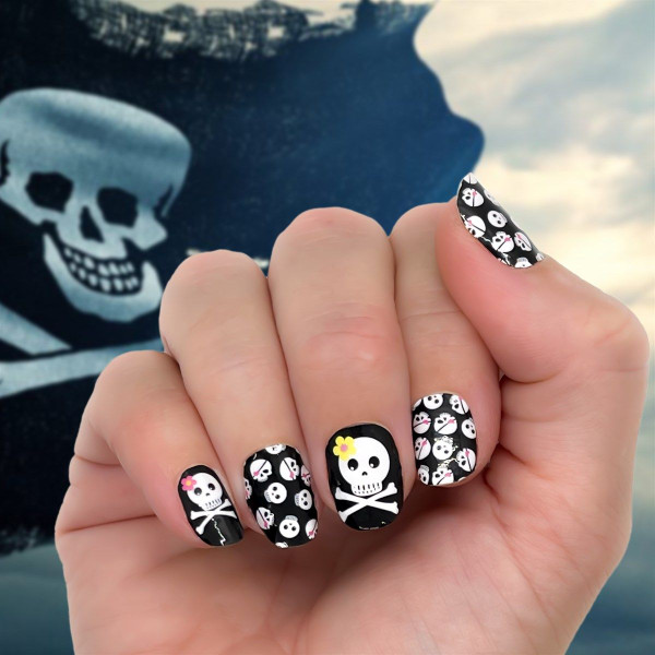 Halloween-Themed Nail Wraps product image