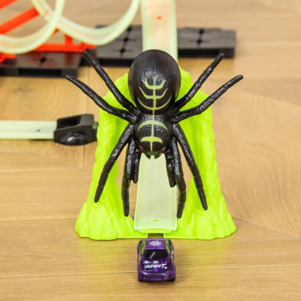 Qaba™ Track Builder DIY Loop Kit with Luminous Effect Spider & Pull-Back Car product image