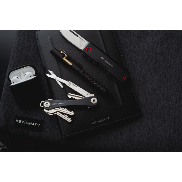 Urban Union AirPods Case by Keysmart® product image