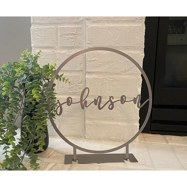 Personalized Round Tabletop Name Sign (3 Sizes/4 Colors) product image