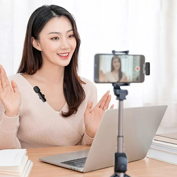 2-in-1 Wireless Mini Microphone for iOS Devices product image