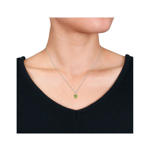 5.00 Carat (ctw) Heart Peridot Solitaire Earrings and Pendant Set product image