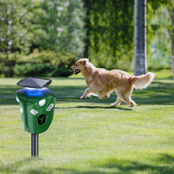 360° Ultrasonic Solar Animal Repeller product image