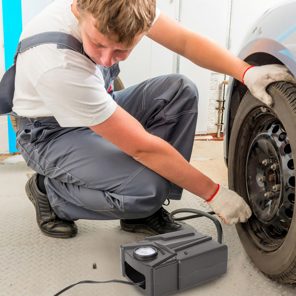 12V DC Portable Car Tire Air Pump product image