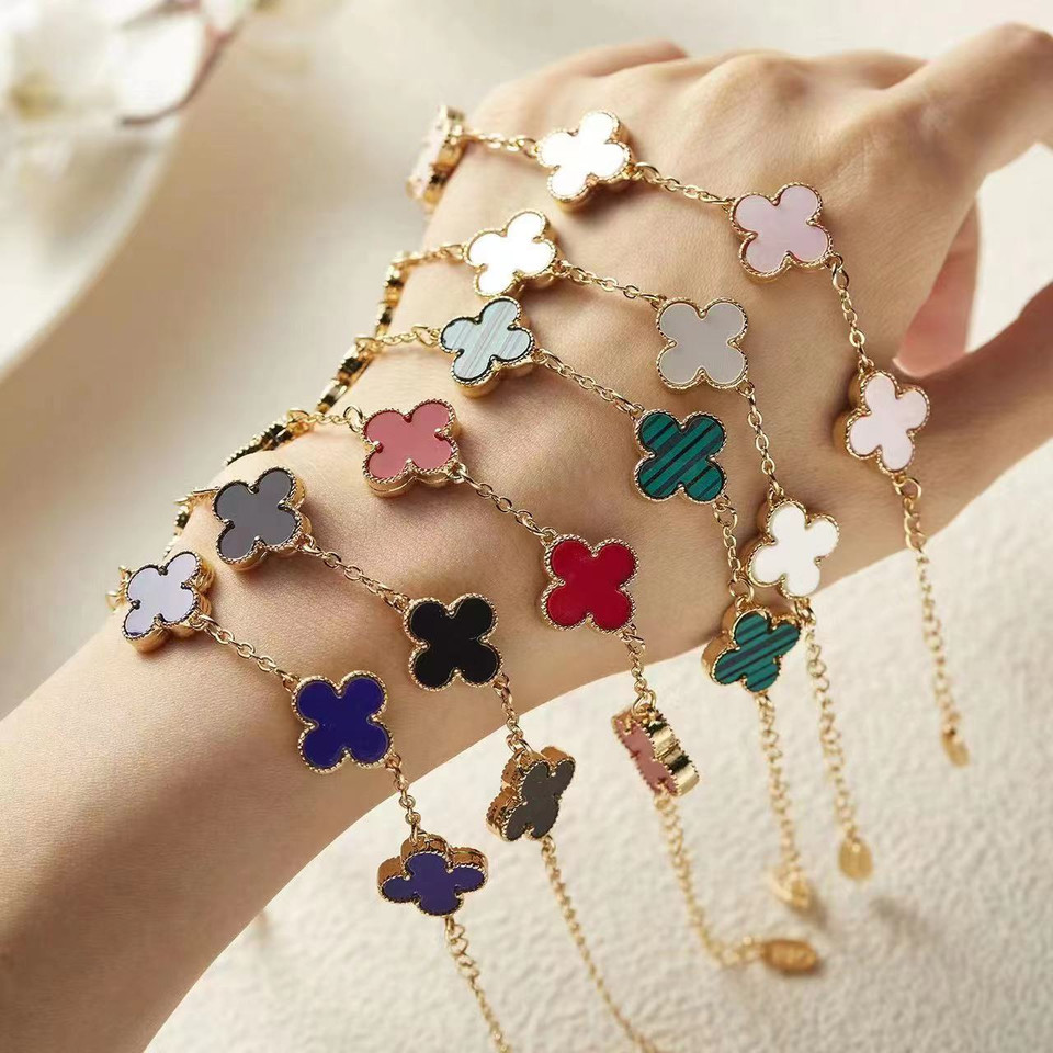 18K Gold Plated Clover Wrist Bracelet product image