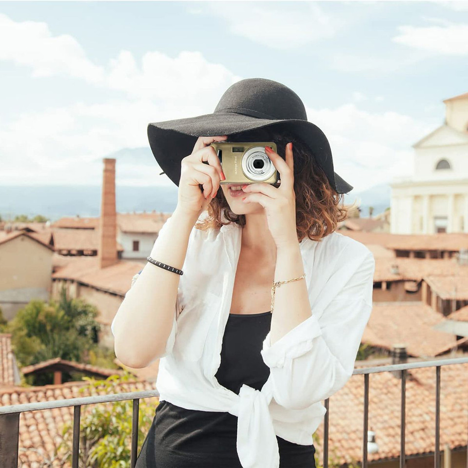 16 MP Digital Video Camera with 2.4 Inch Display and USB Cable product image