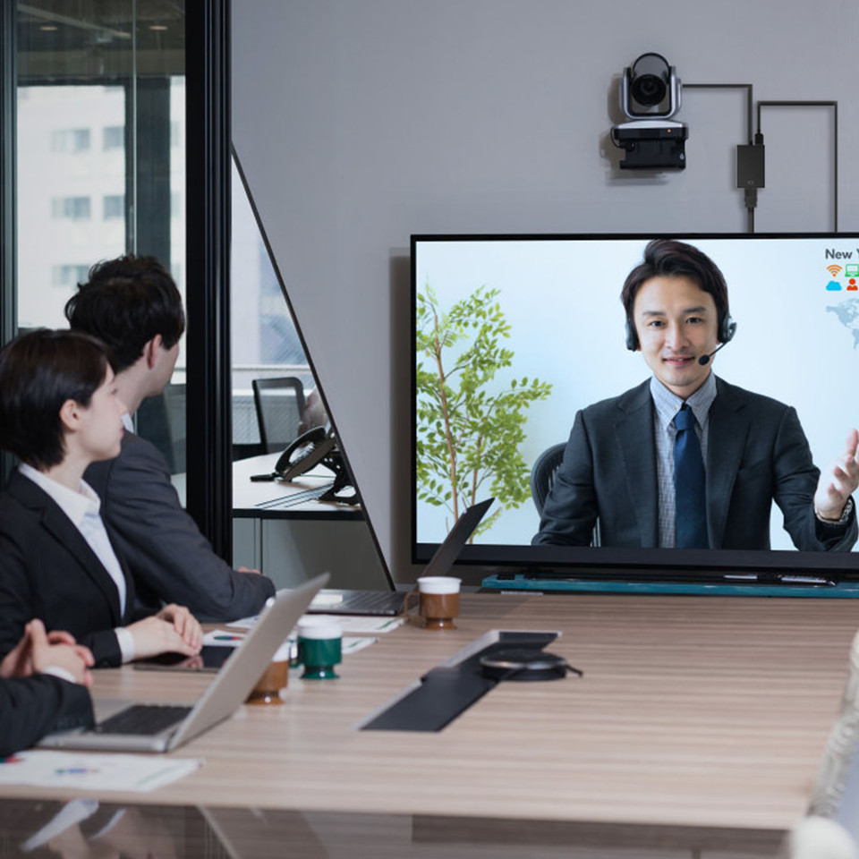 iMounTEK® 1080p VGA to HDTV Adapter product image