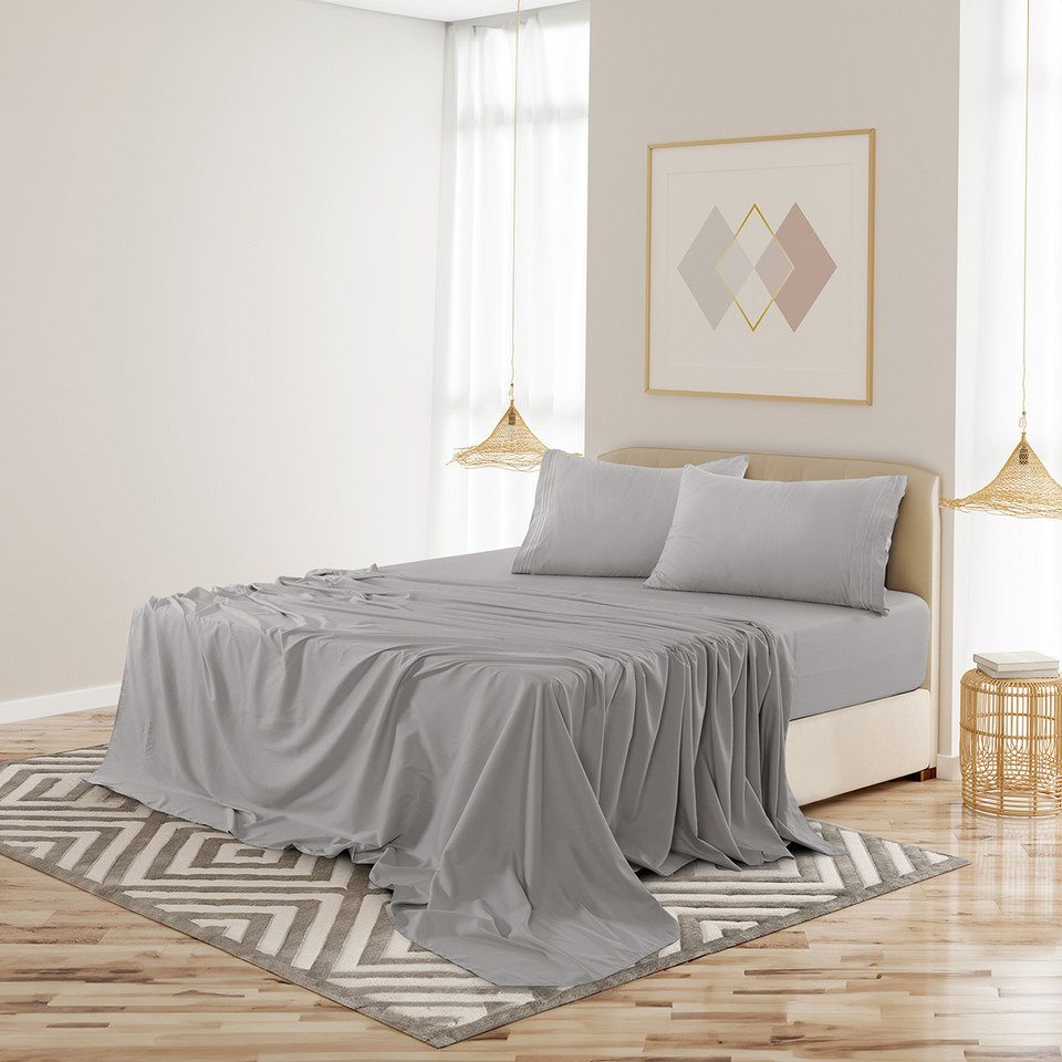 4-Piece Solid Microfiber Deep Pocket Bedding Sheet Set product image