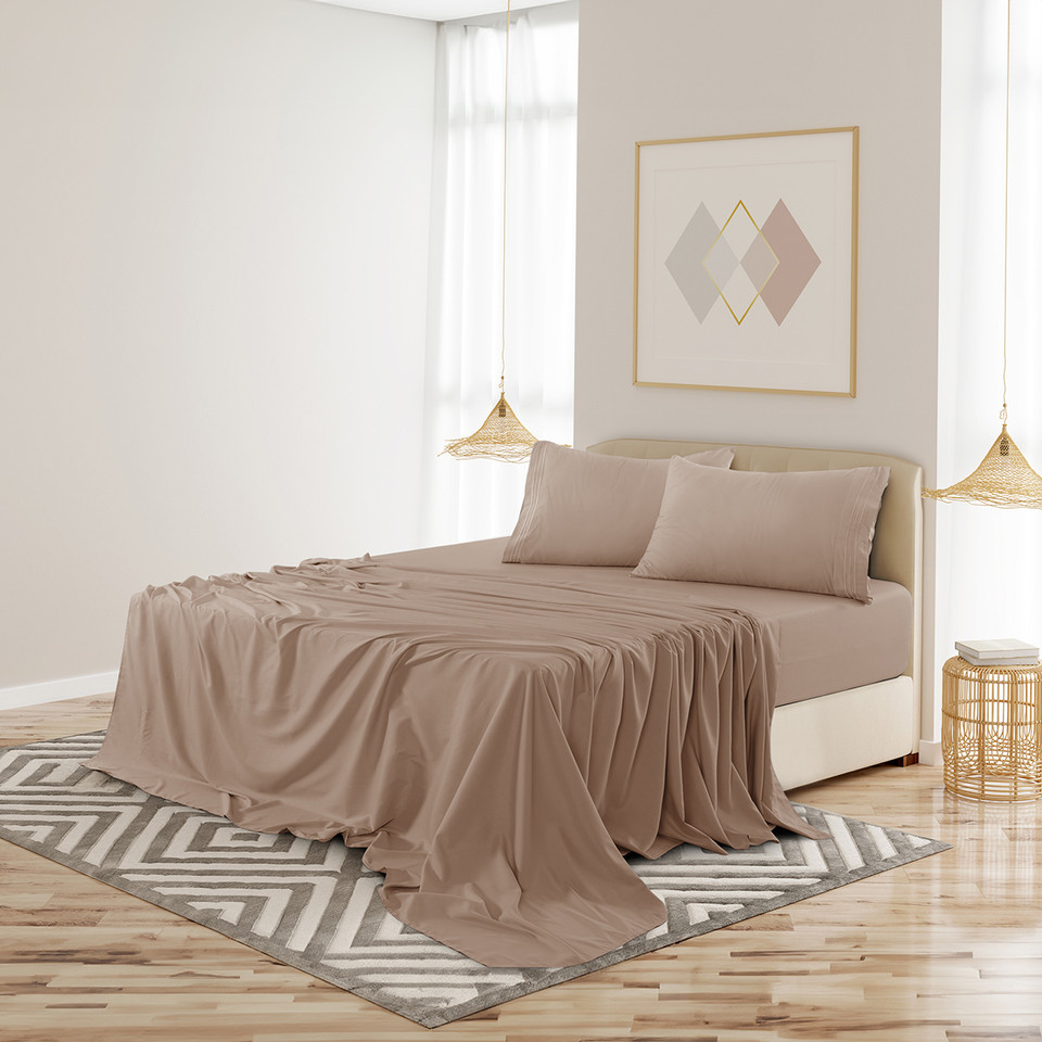 4-Piece Solid Microfiber Deep Pocket Bedding Sheet Set product image