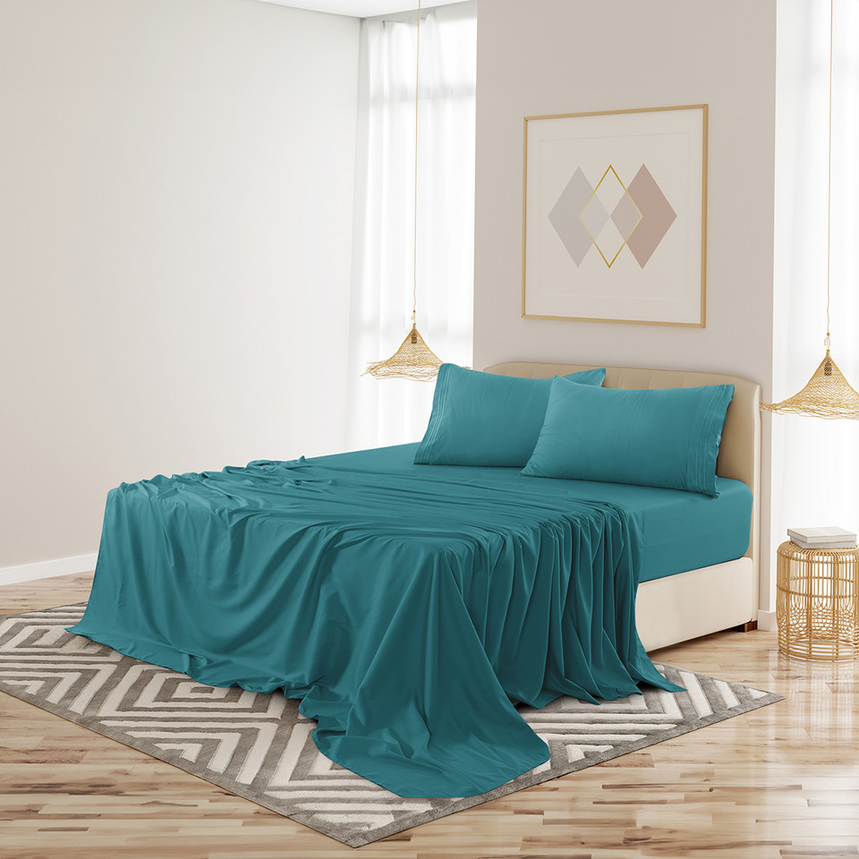 4-Piece Solid Microfiber Deep Pocket Bedding Sheet Set product image