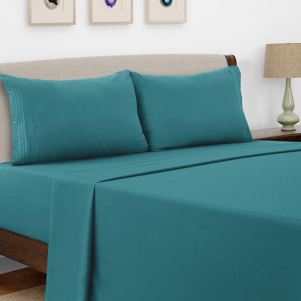4-Piece Solid Microfiber Deep Pocket Bedding Sheet Set product image