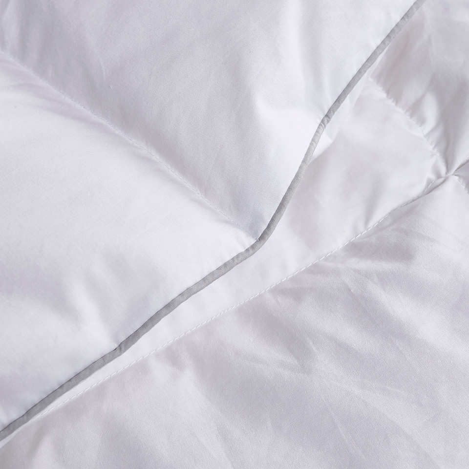 Martha Stewart® 240-Thread-Count White Feather and Down Comforter product image