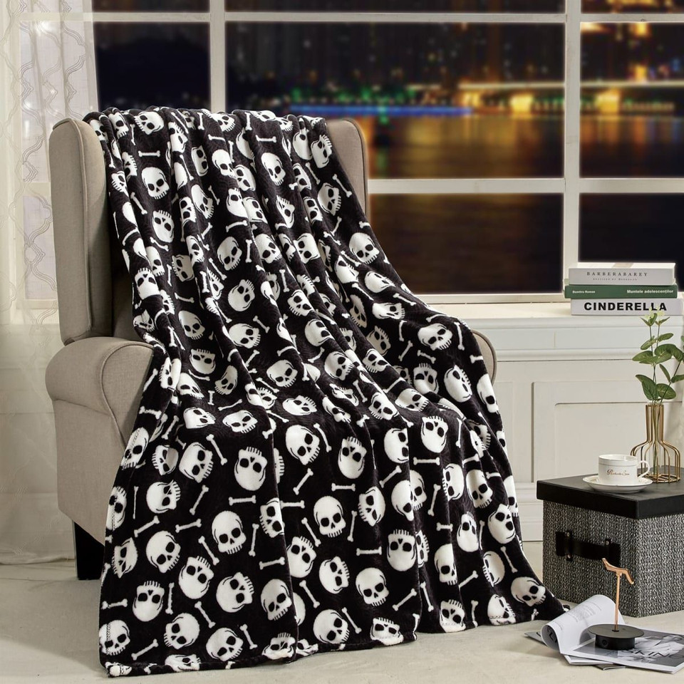 Halloween 50 x 60 Throw Blankets product image