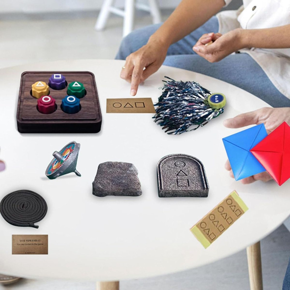 Korean Folk Game Set (Korean Traditional Play Game)- Jebi chagi,Gong-gi,Biseokchigi,Paeng-y,DDAKJI,Family Travel Games product image
