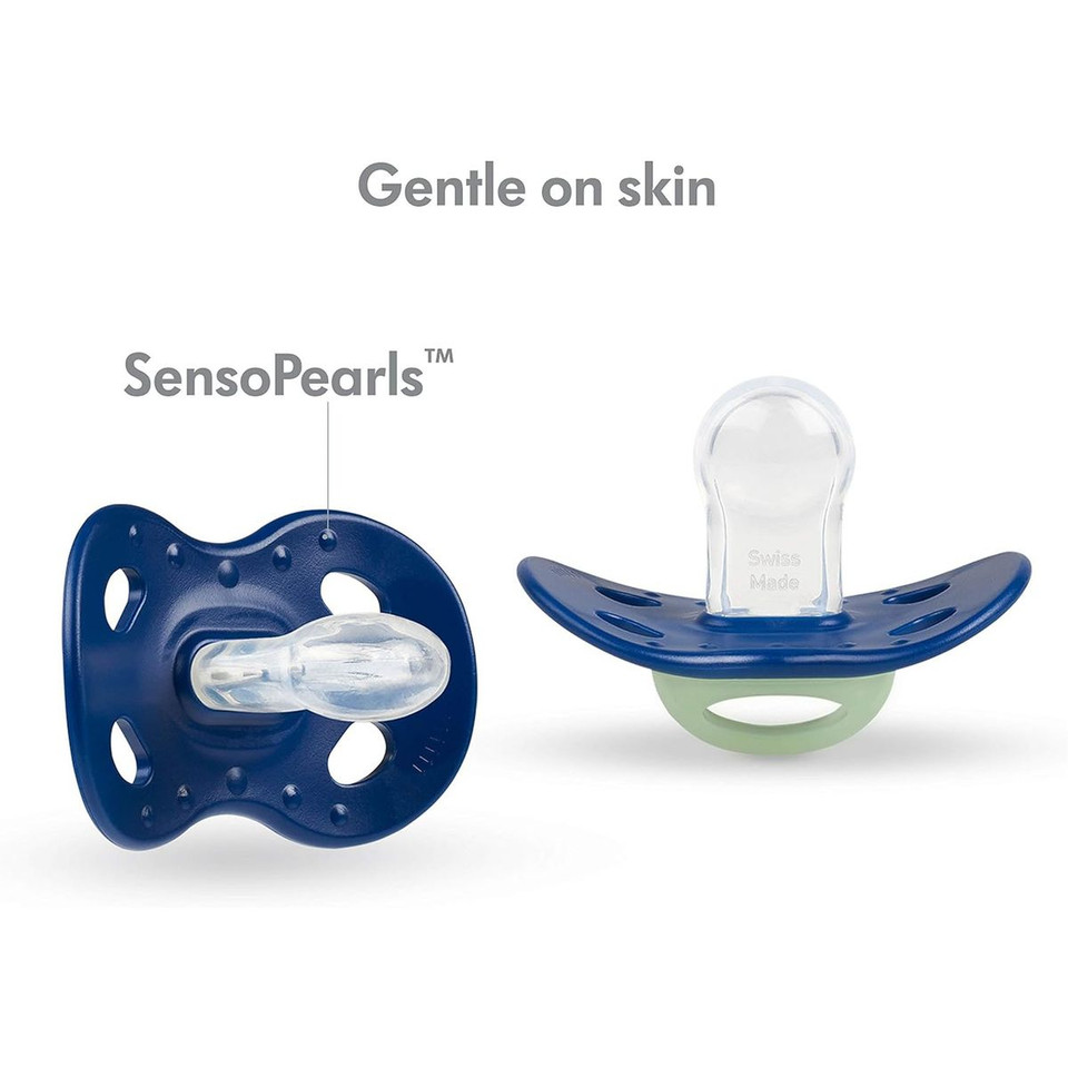 Medela Glow in the Dark Baby Pacifier (4-Pack) product image