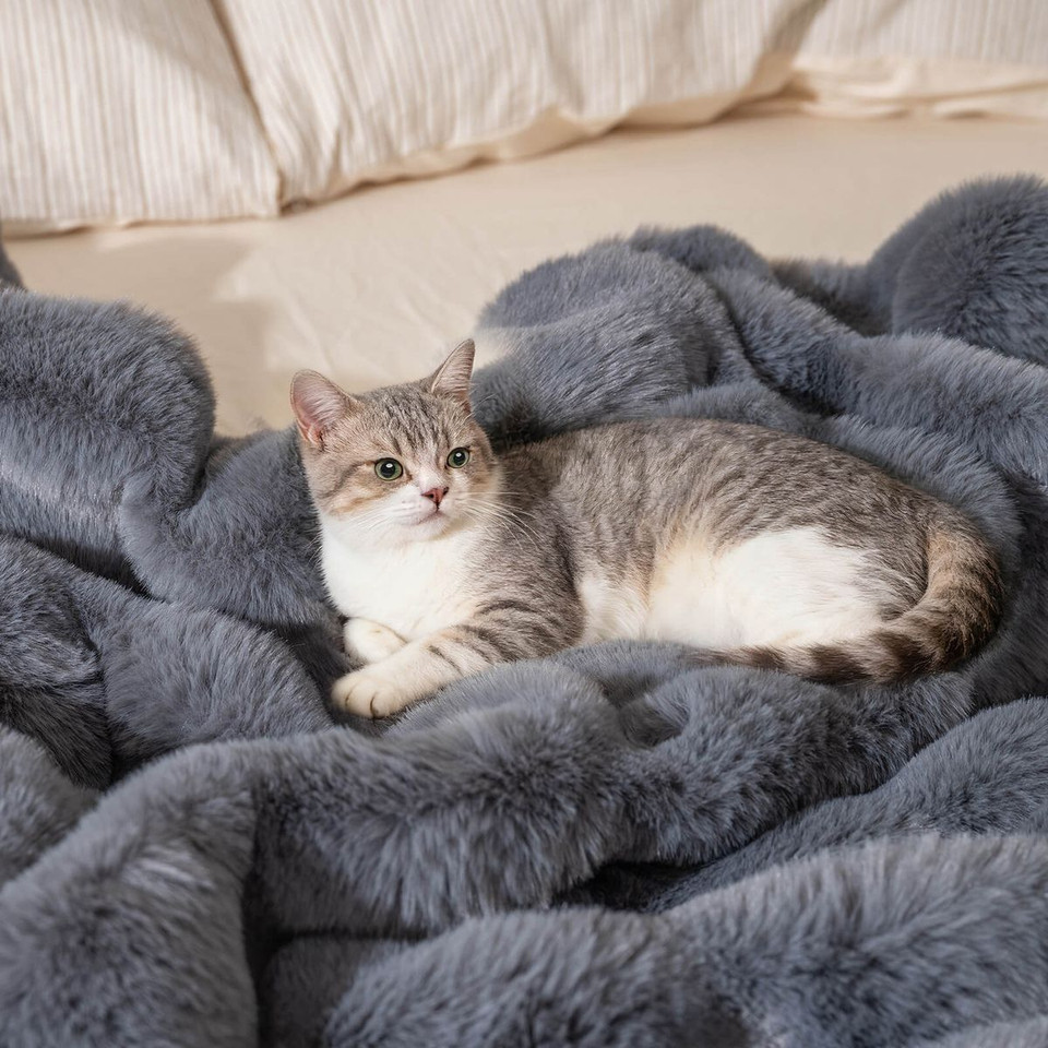 Bubble Faux Rabbit Fur Throw Blanket product image