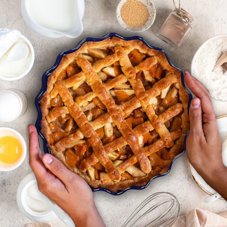 Le Regalo Stoneware Pie Dish product image