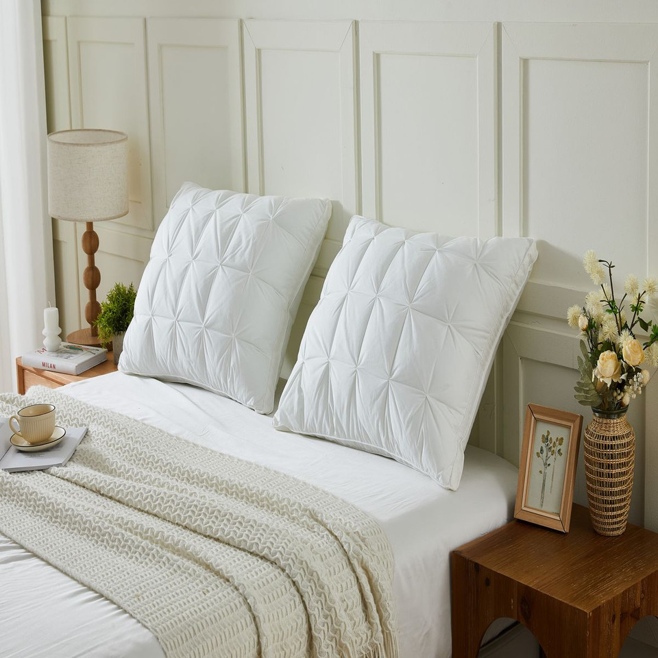 Ellen Tracy Puffy Gusseted Down Alternative Cotton Pillow (2-Pack) product image