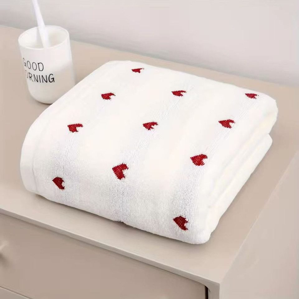 Heart Pattern Cotton Bath Towel product image