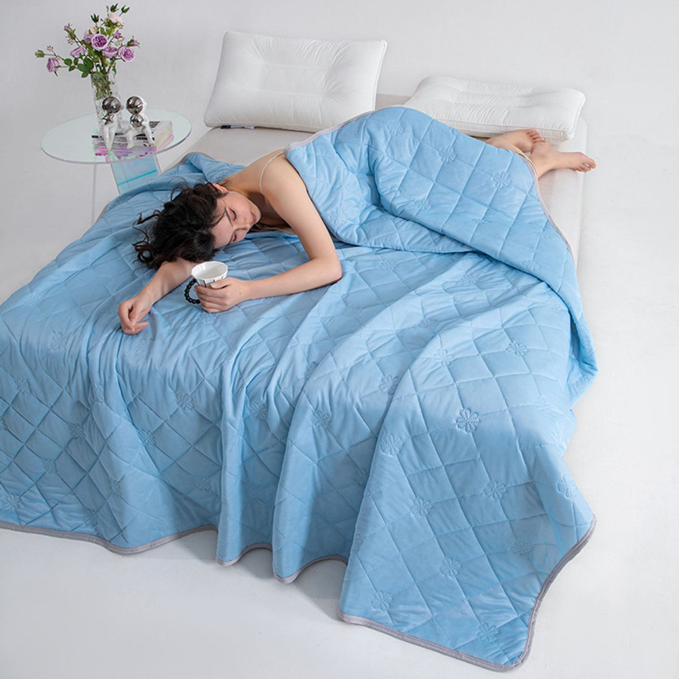 Soft Cool Touch Summer Bed Quilt product image
