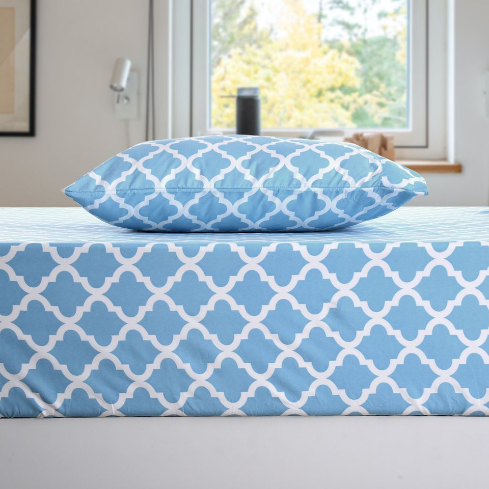 4-Piece Premium Quatrefoil Microfiber Bedding Set product image