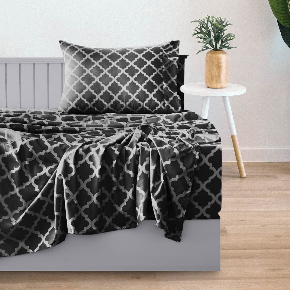 4-Piece Premium Quatrefoil Microfiber Bedding Set product image