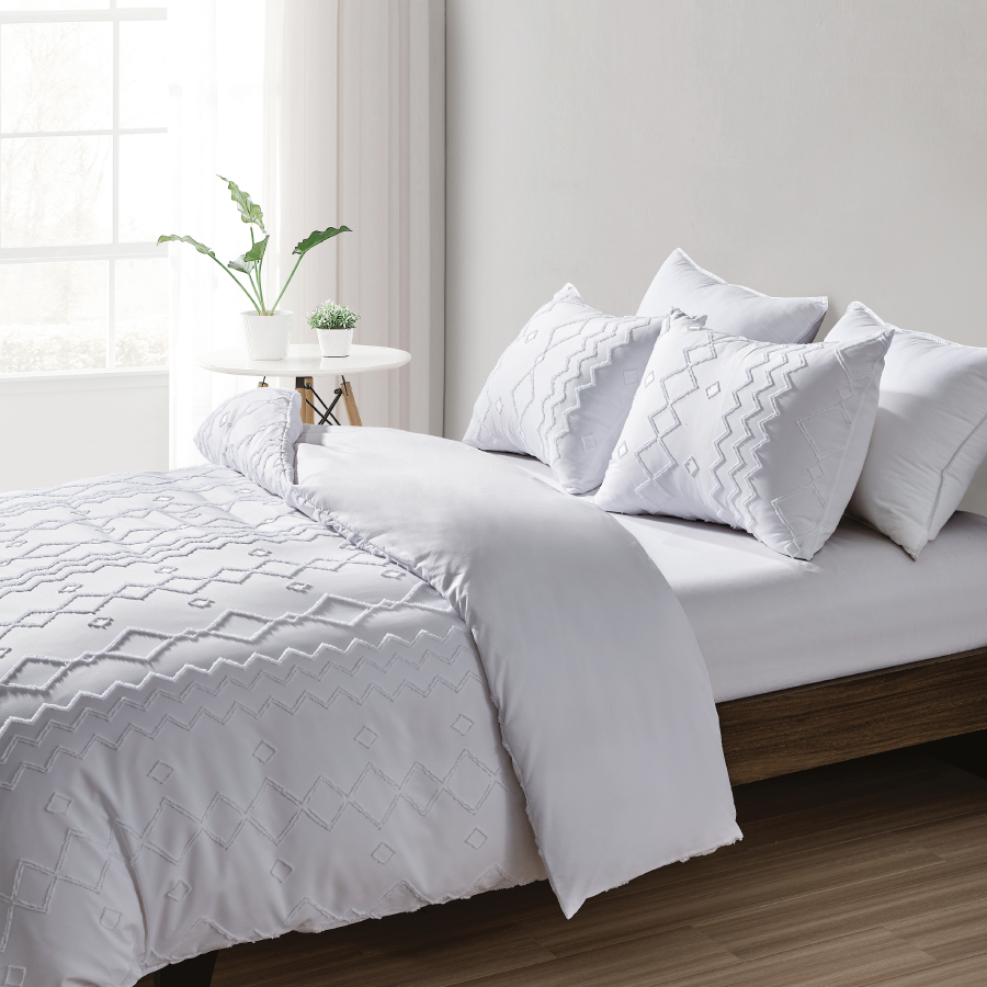 Photos - Bed Linen Bibb Home 2,000-TC 3-Piece Tufted Duvet Cover Set by Bibb Home® - Tufted Duvet Cover - King White TUFDUVKGWH
