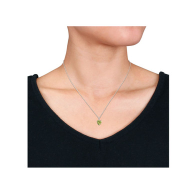 Photos - Pendant / Choker Necklace Gem & Harmony 1.67 Carat  Peridot Heart Solitaire Necklace 62DLG1007452PD(ctw)