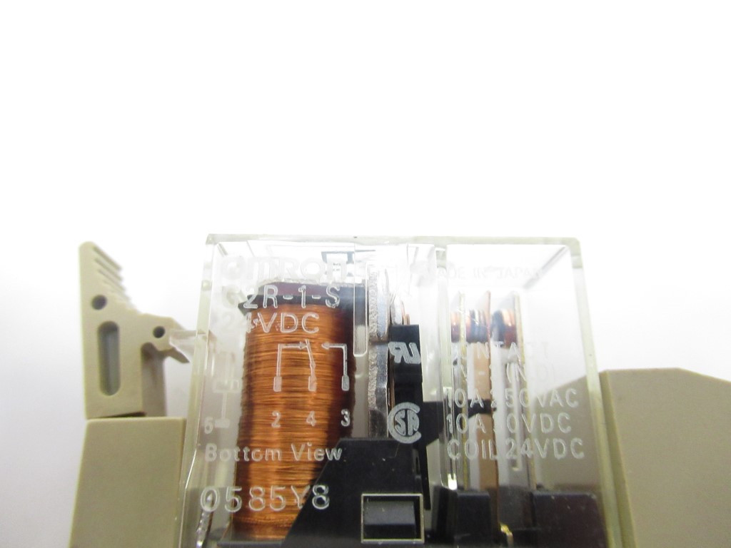 thumbnail image 2 of Omron P2RF-05-E Relay Socket - NEW - P2RFZ-05-E Equivalent 2 of 4