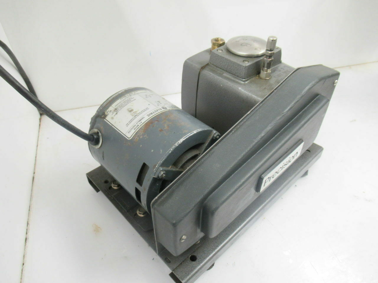 General Precision Scientific D25 Belt Drive Rotary Vane Vacuum Pump D2