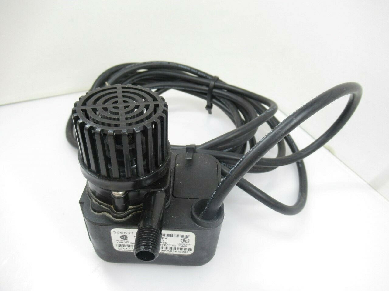 Pompe Submersible Little Giant PE-1 – 115V – 1/125 HP – 170 GPH – 1/4 MNPT
