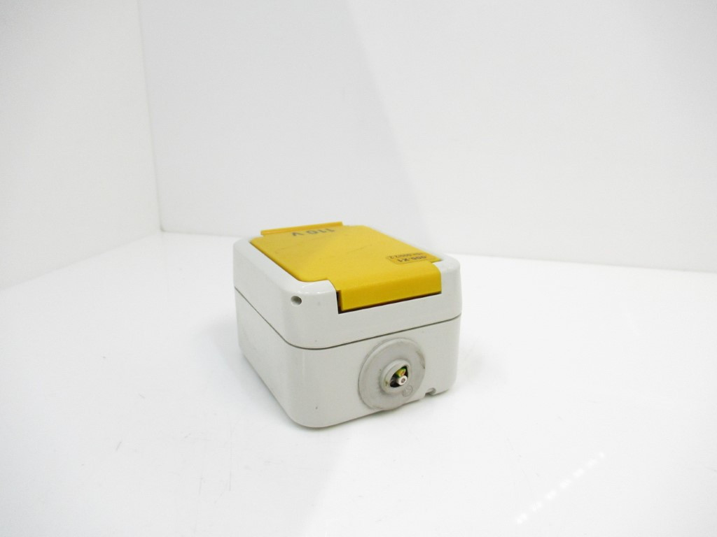 Peha 620-001 Electrical Plug - PCM SURPLUS WORLD