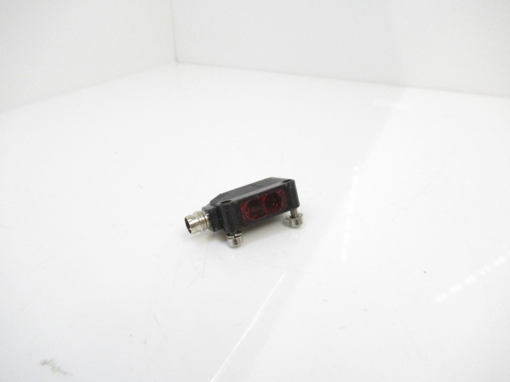 1PCS New Omron Brand New Switch E3Z-B86 E3Z B86 New In Box