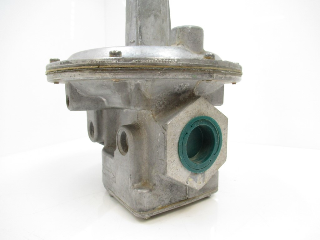 Natural Gas Regulator 1/2 Maxitrol R600S Gas Appliance Regulator ...