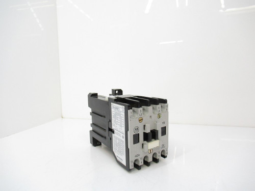 Allen Bradley 100-A24NZ24-3 Contactor, Series B