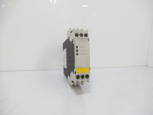 3TK2823-1CB30 3TK28231CB30 Siemens Safety Relay With Relay Enabling Circuits